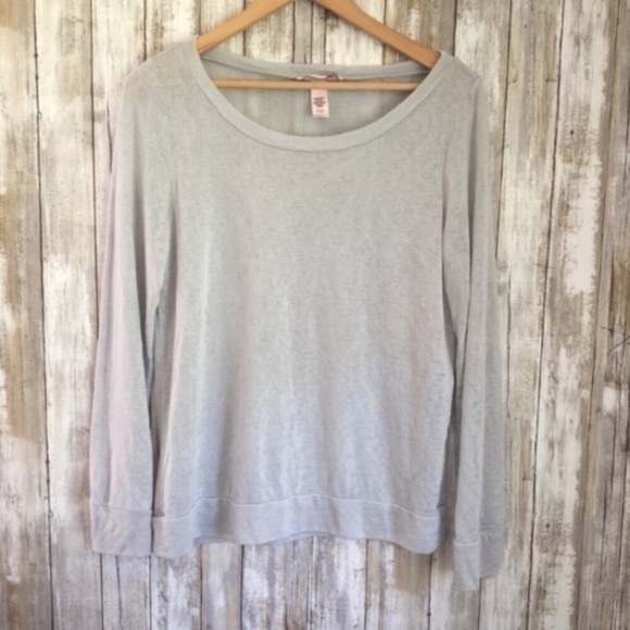 Victoria's Secret Light Grey Long Sleeve - Picture 1 of 3